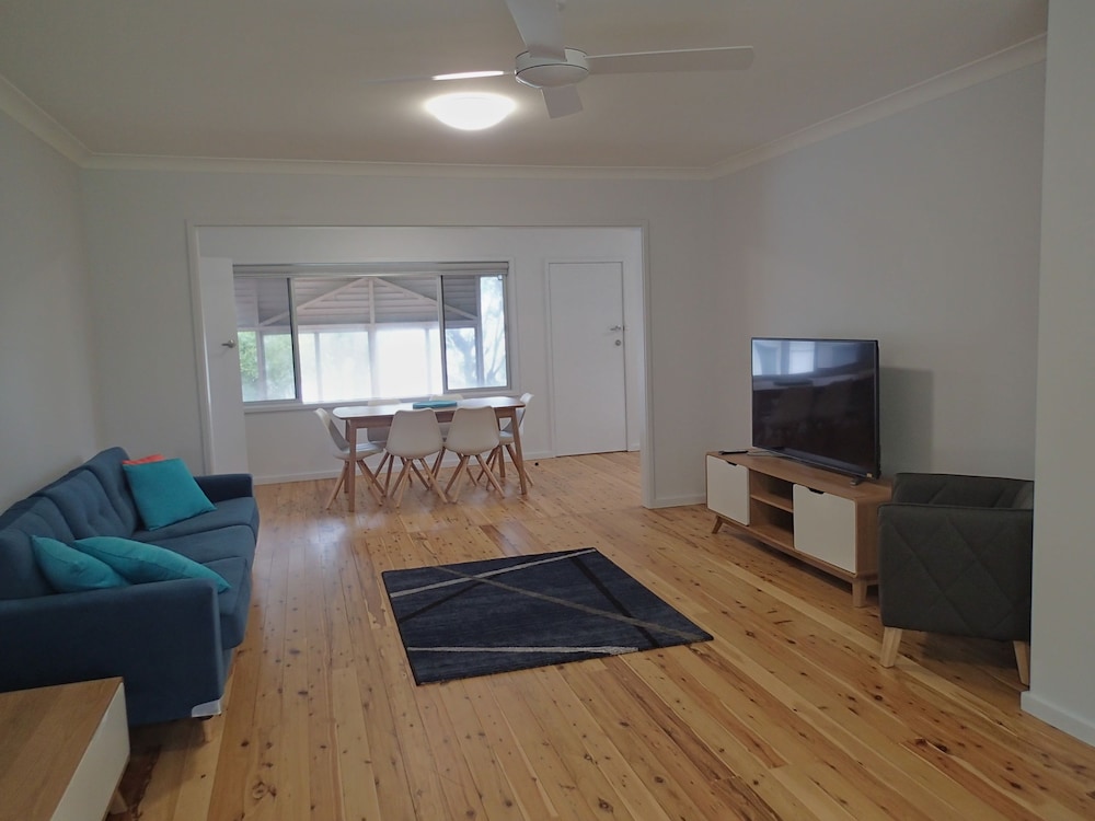 DUNGOWAN HOLIDAY ACCOMODATION 44/75