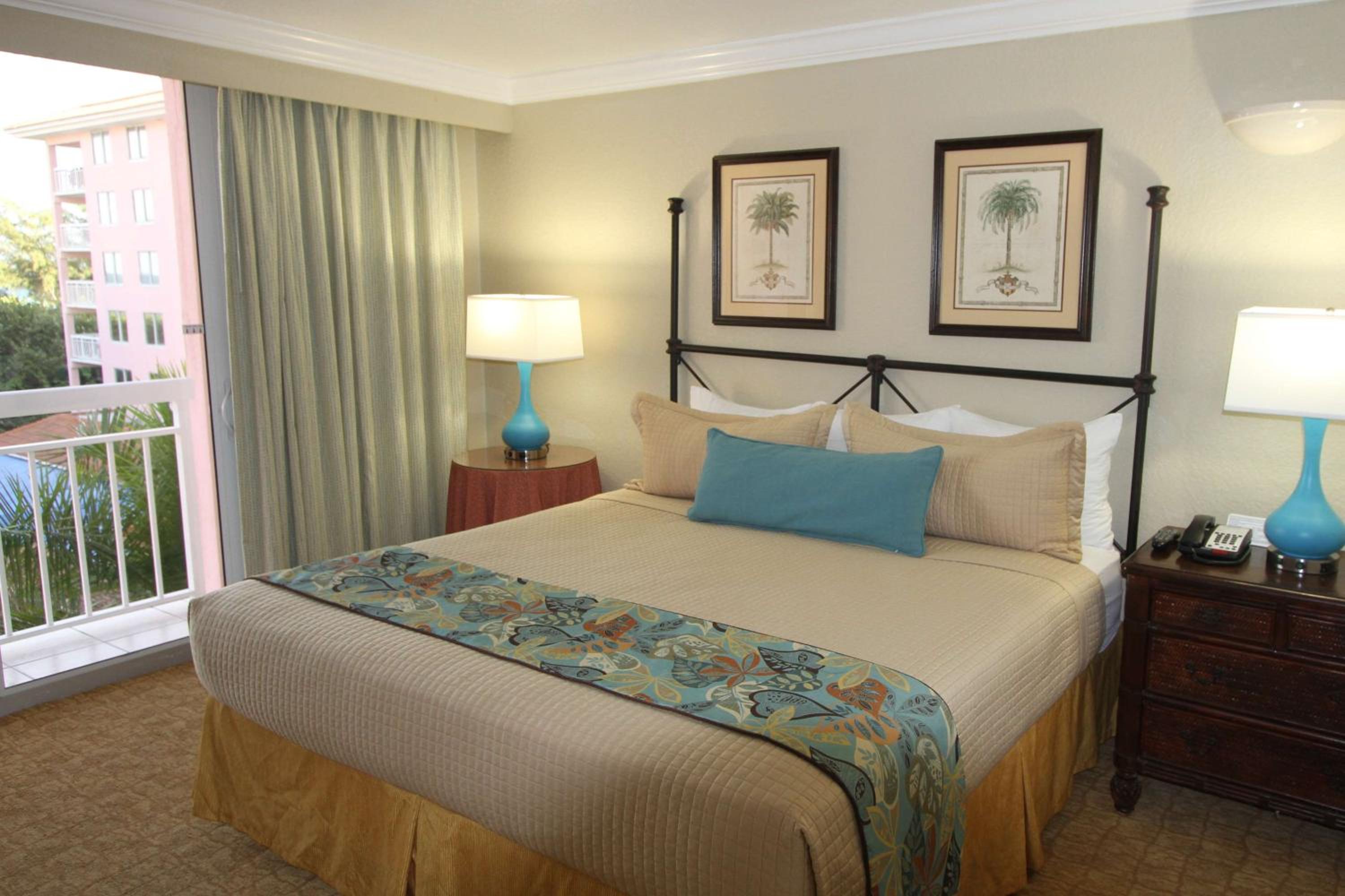1 Bedroom, Suite, King Bed, Island View