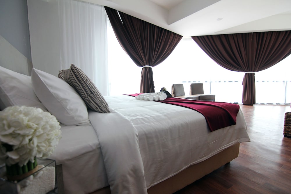 Nexus Regency Suites & Hotel 12/69