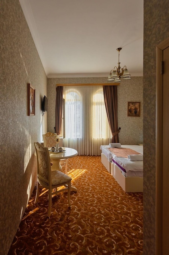 Iva Old City Hotel 35/50
