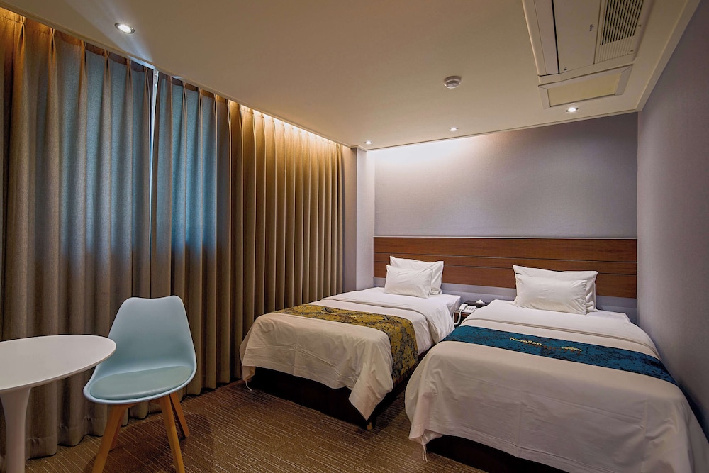 Namsan Hill Hotel 37/62