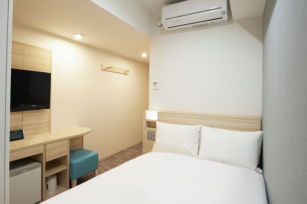 Semi Room, Semi Double Bed
