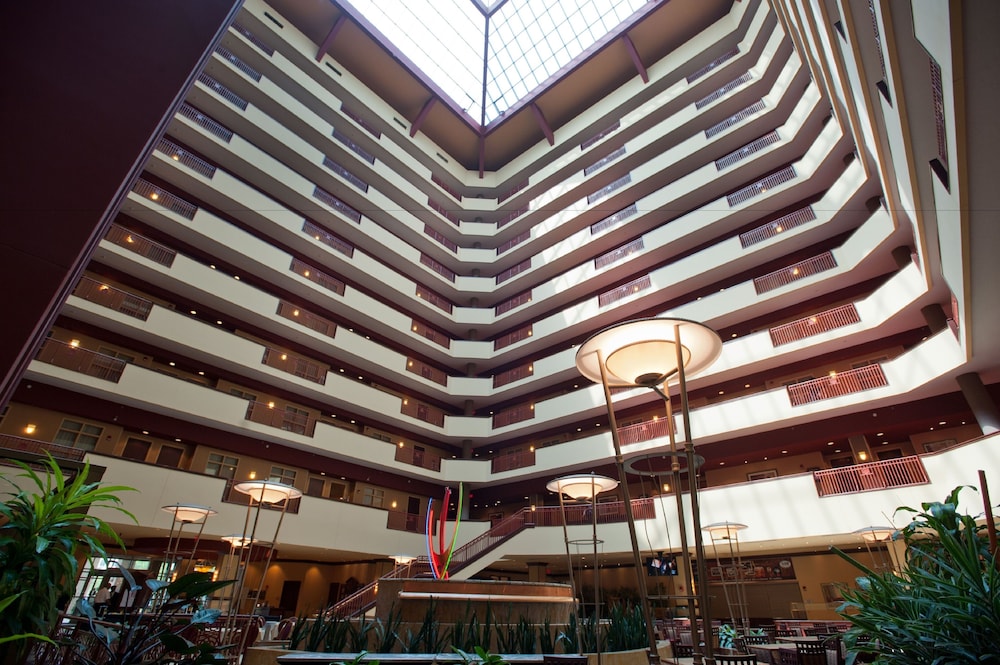Embassy Suites by Hilton Charlotte Concord Golf Resort & Spa 34/74