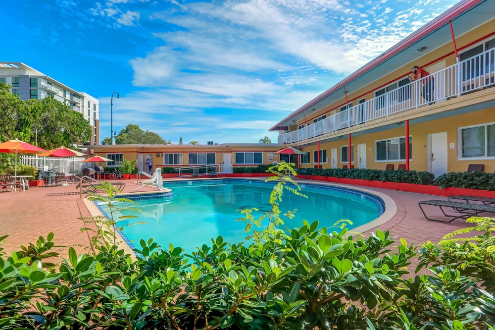 Beach and Town Motel 45/50