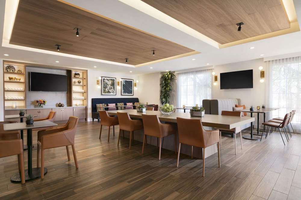 Hyatt Place Santa Barbara 43/55
