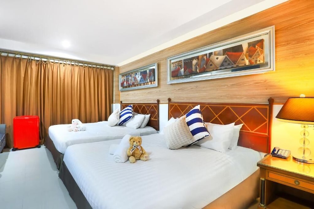 Diamond City Hotel 30/72