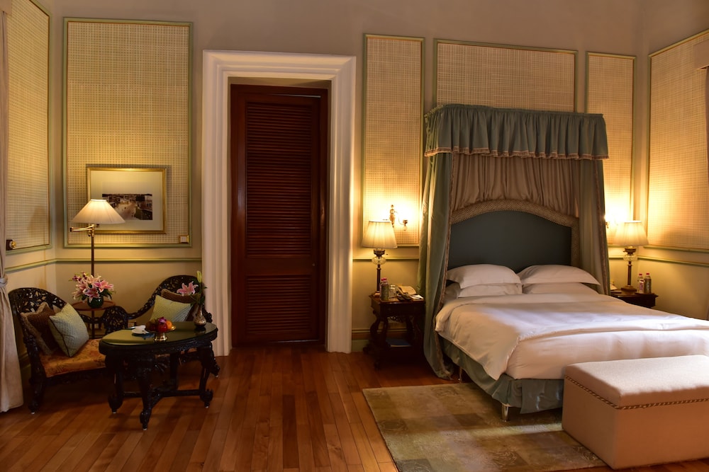 TAJ FALAKNUMA PALACE 31/81