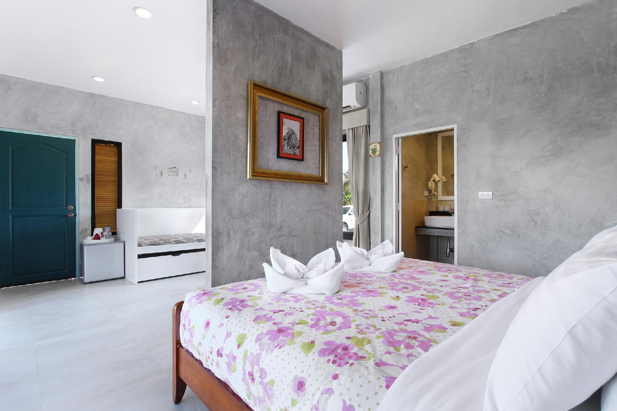 White Knot Khao Yai 7/50