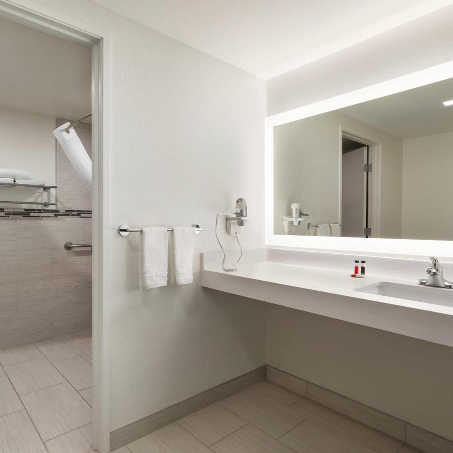Room, King Bed, Patio, Accessible