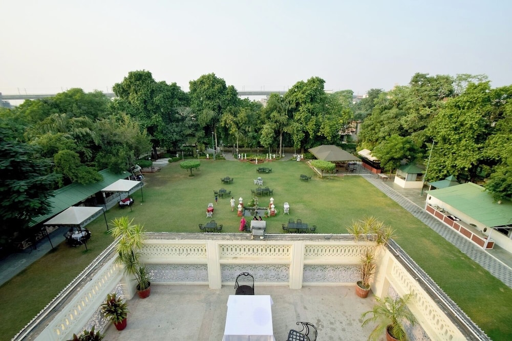 HARI MAHAL PALACE 33/40