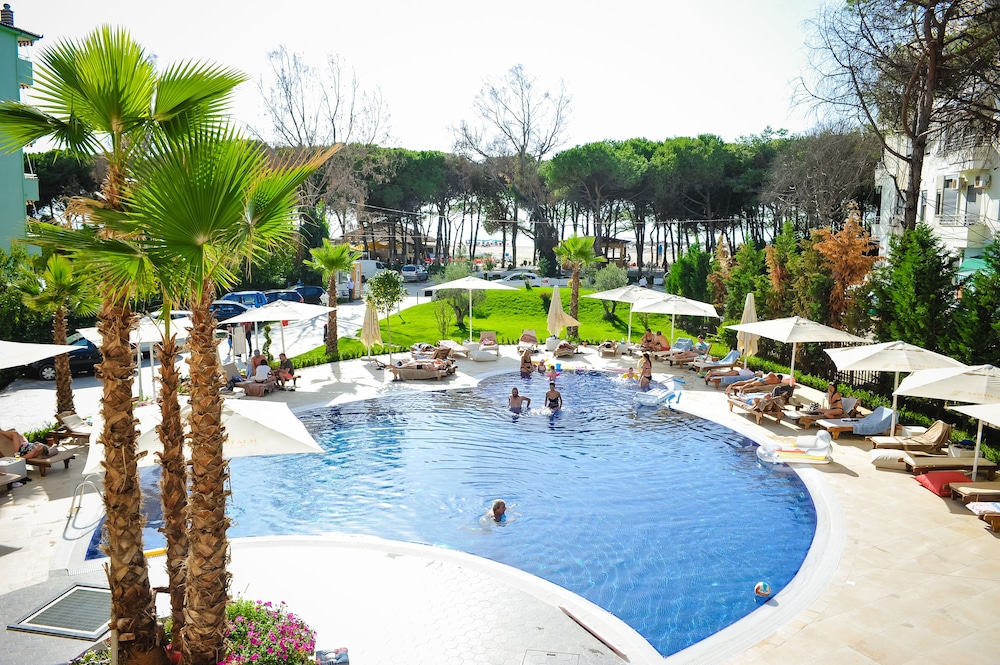 Sandy Beach Resort 59/74