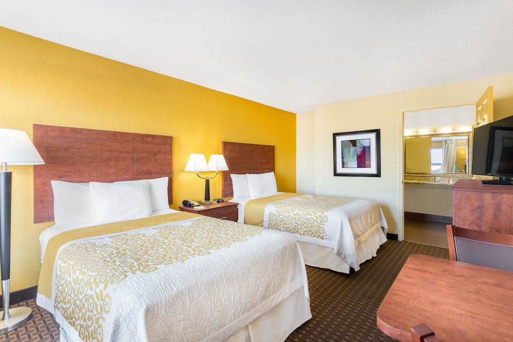 Days Inn by Wyndham Wildwood I-75 17/44