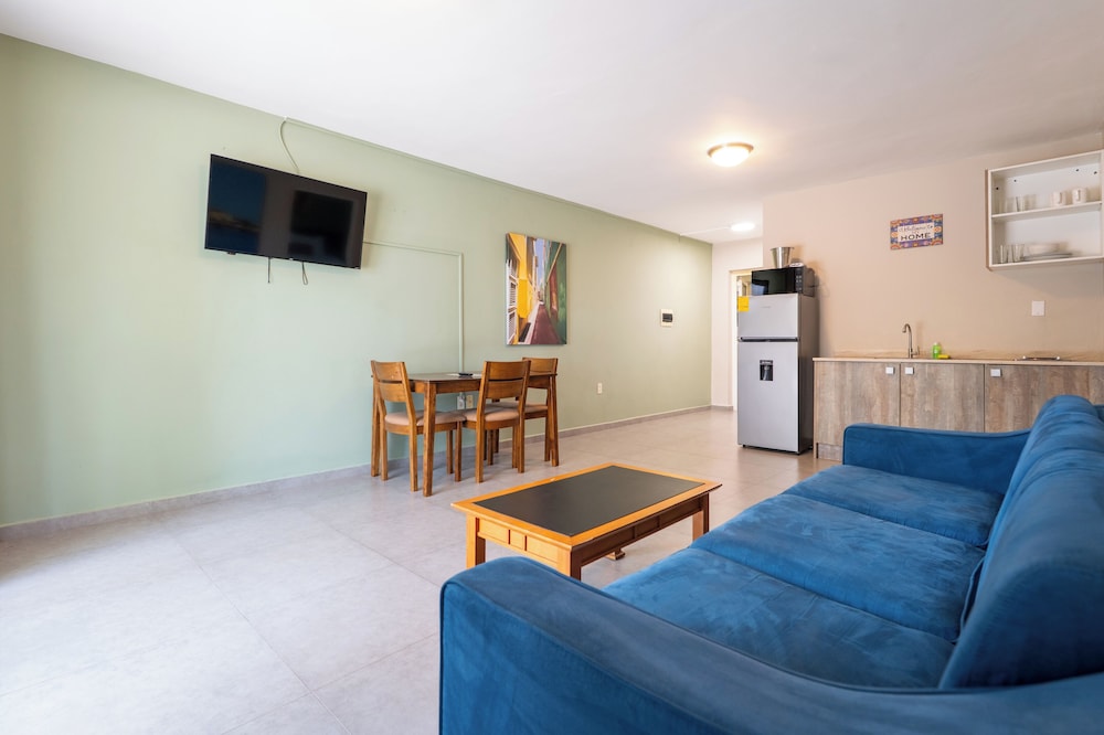 Delynne Boutique Hotel 30/50