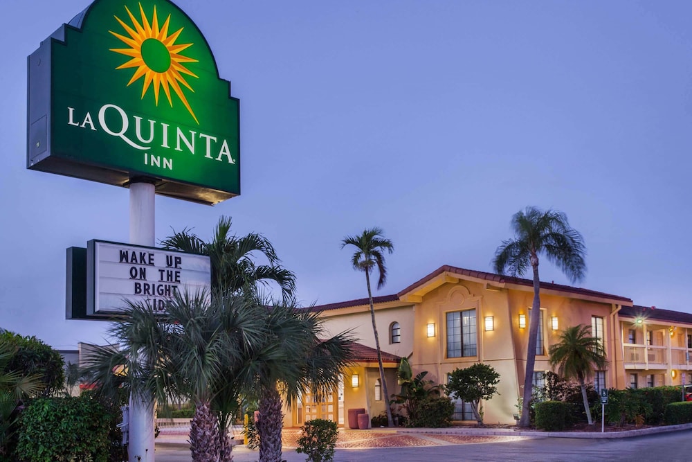 Baymont by Wyndham Fort Myers Central 2/27