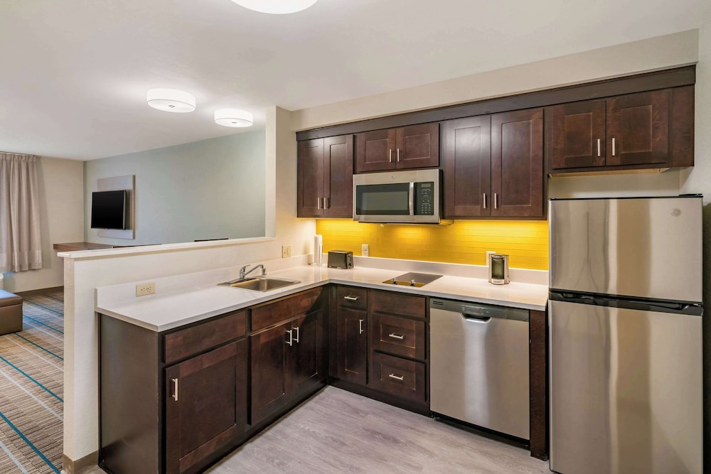 MainStay Suites Spokane Airport 21/43