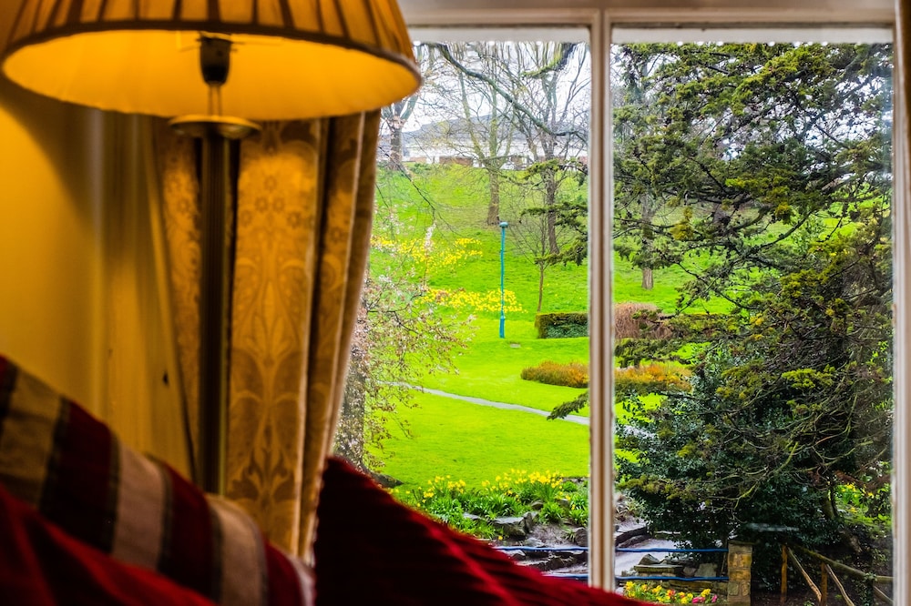 Broomfield House 27/50
