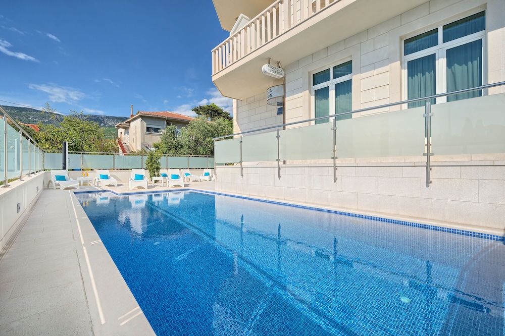 Hotel Riva 25/48
