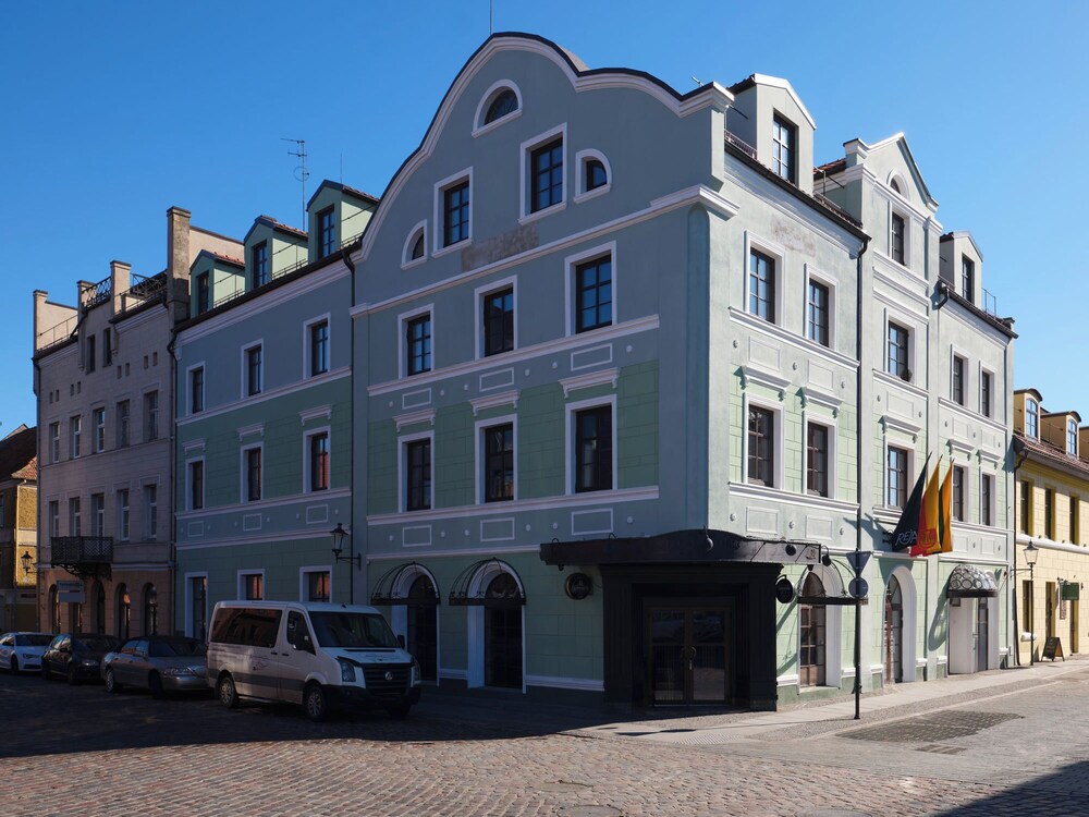 National Hotel 45/50