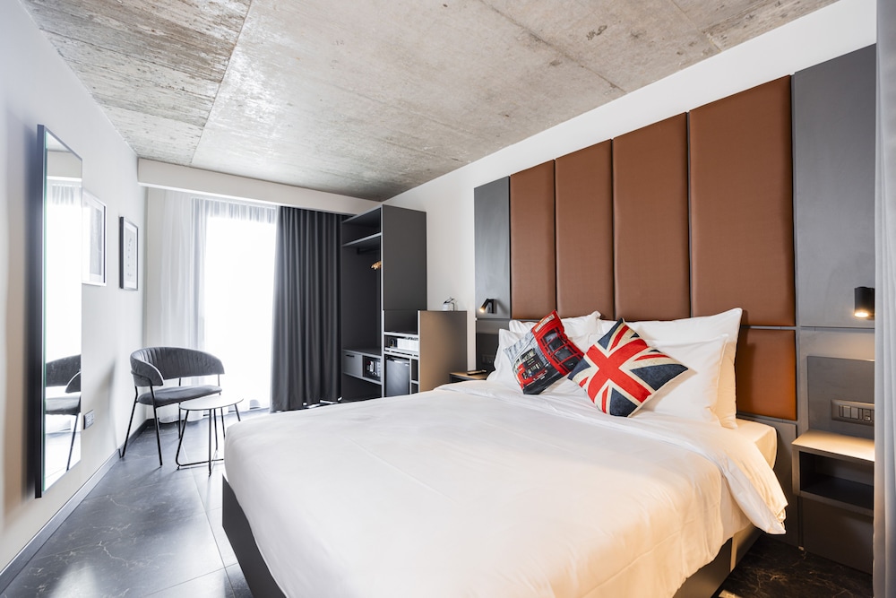COMFORT, DOUBLE BED, BALCONY