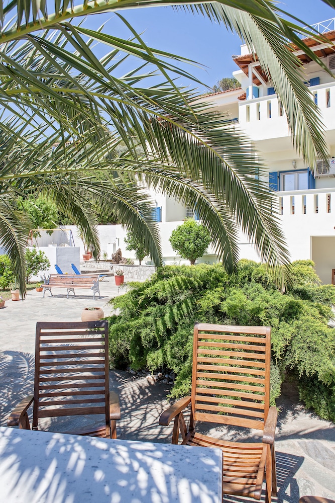 Stafylos Suites Boutique Hotel 45/50