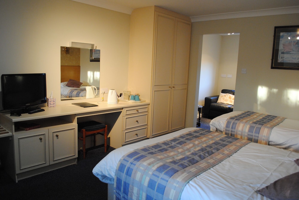 Marsham Arms Coaching Inn Hotel 8/65