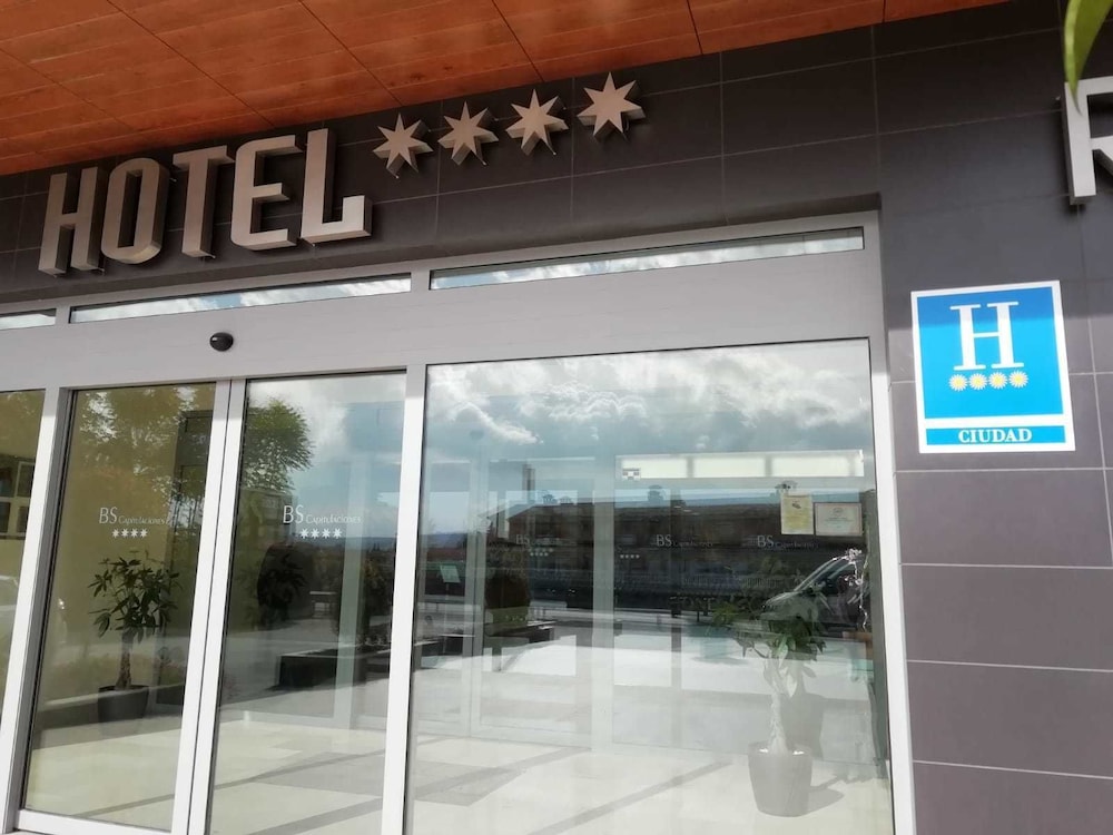 Hotel Bs Capitulaciones 2/28