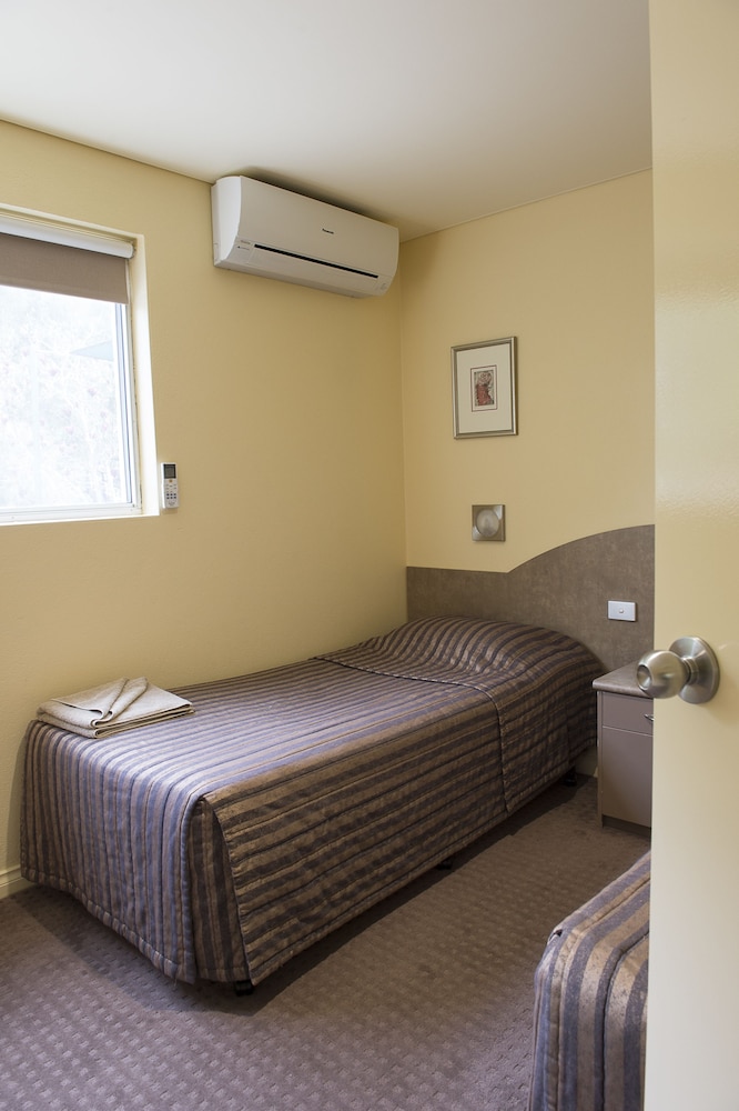 Executive, Suite
