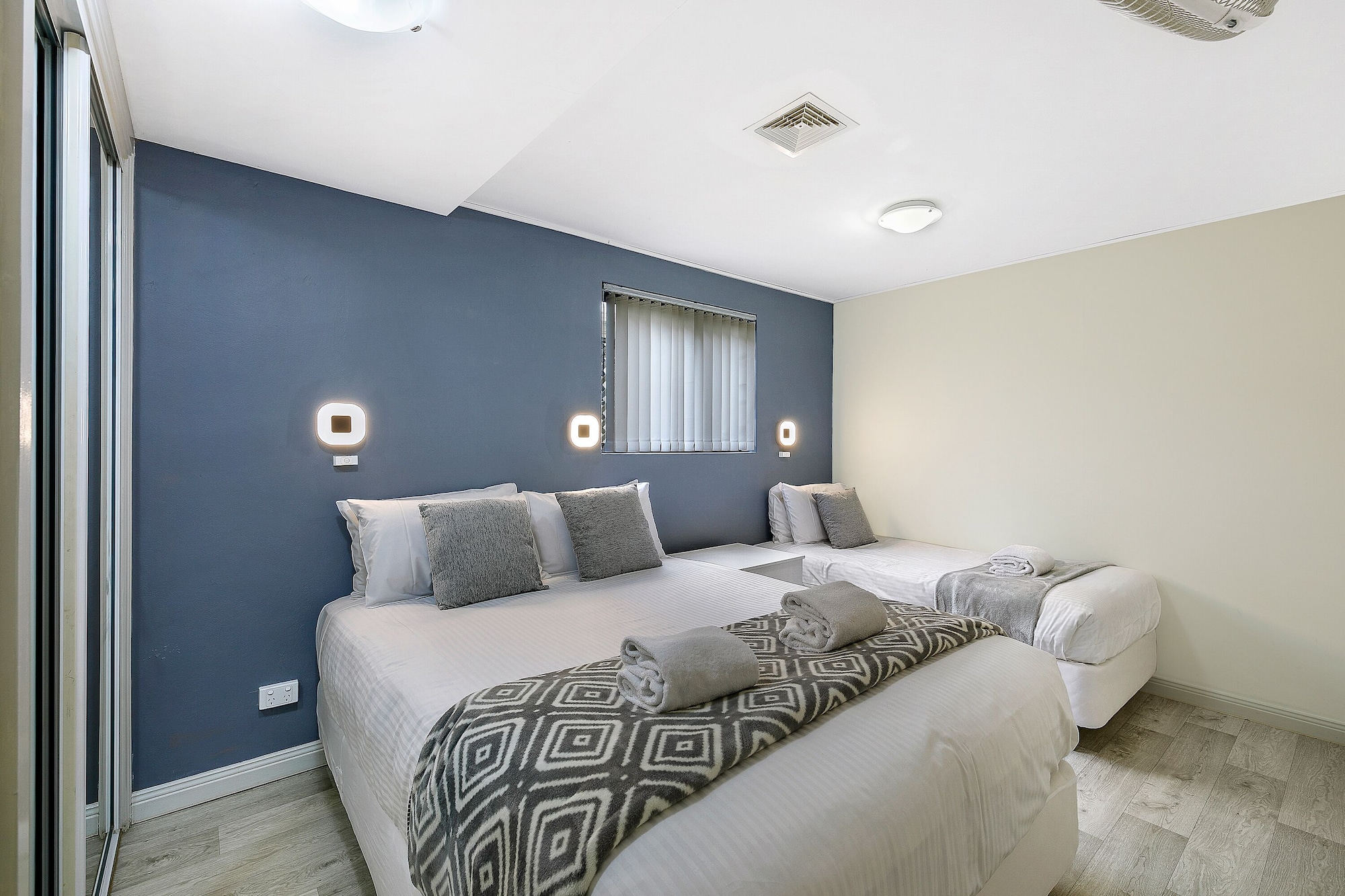 2 BEDROOMS, APARTMENT, ACCESSIBLE