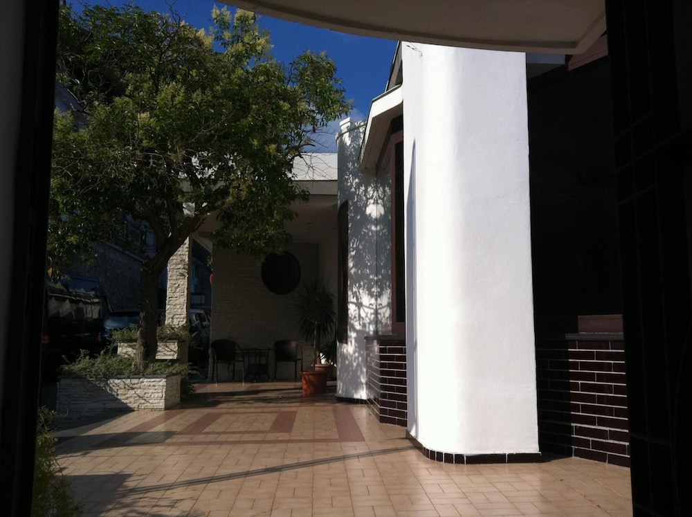 HOTEL LA LUCERTOLA 43/45