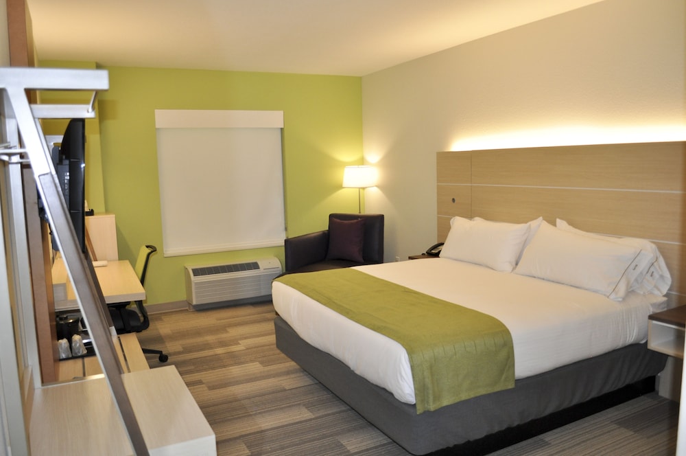 Holiday Inn Express Suites Price 14/51