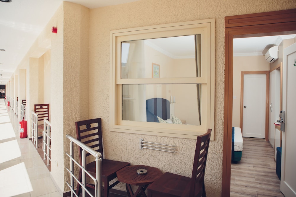 Lancora Beach Hotel 29/50