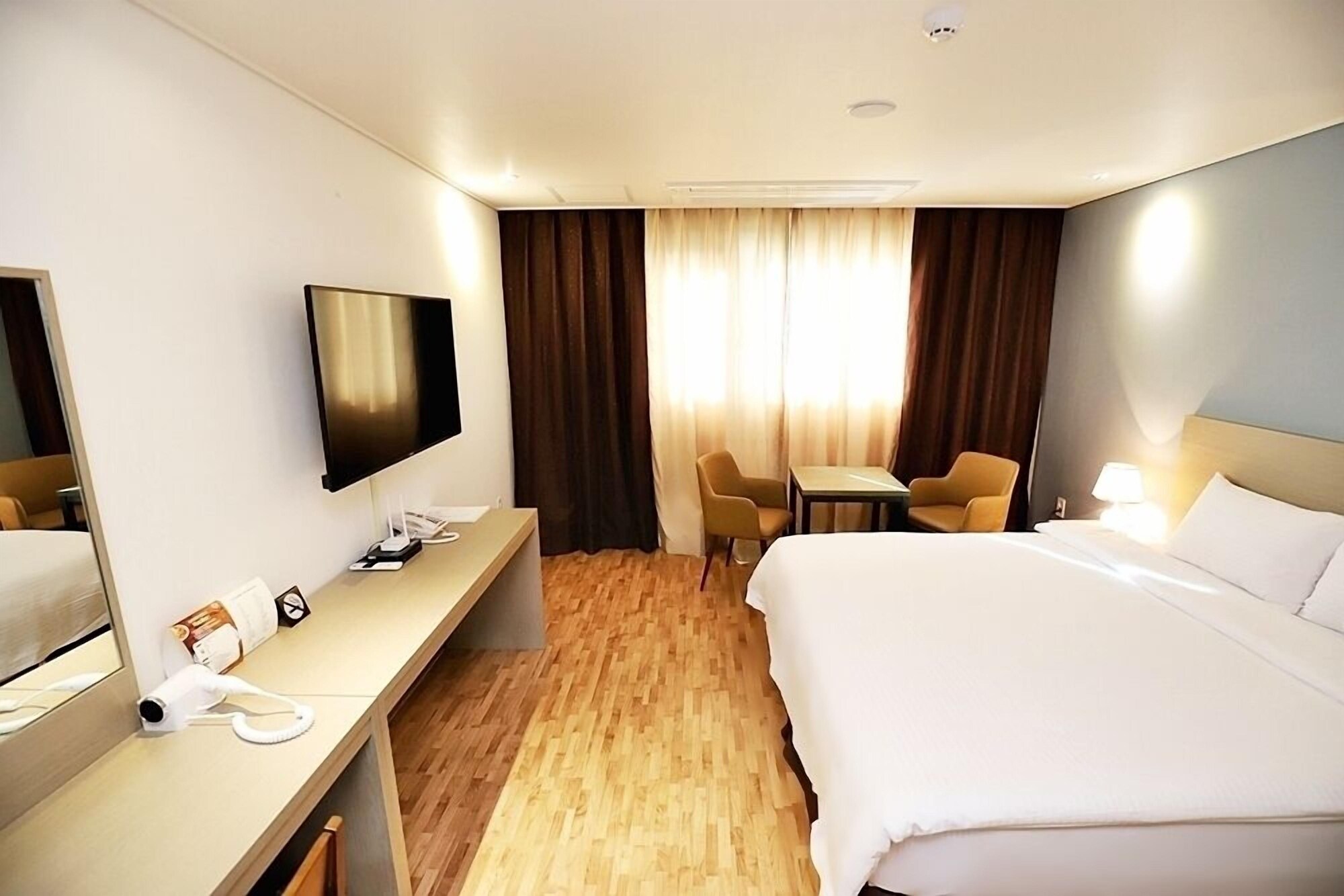 DELUXE, DOUBLE BED, OCEAN VIEW