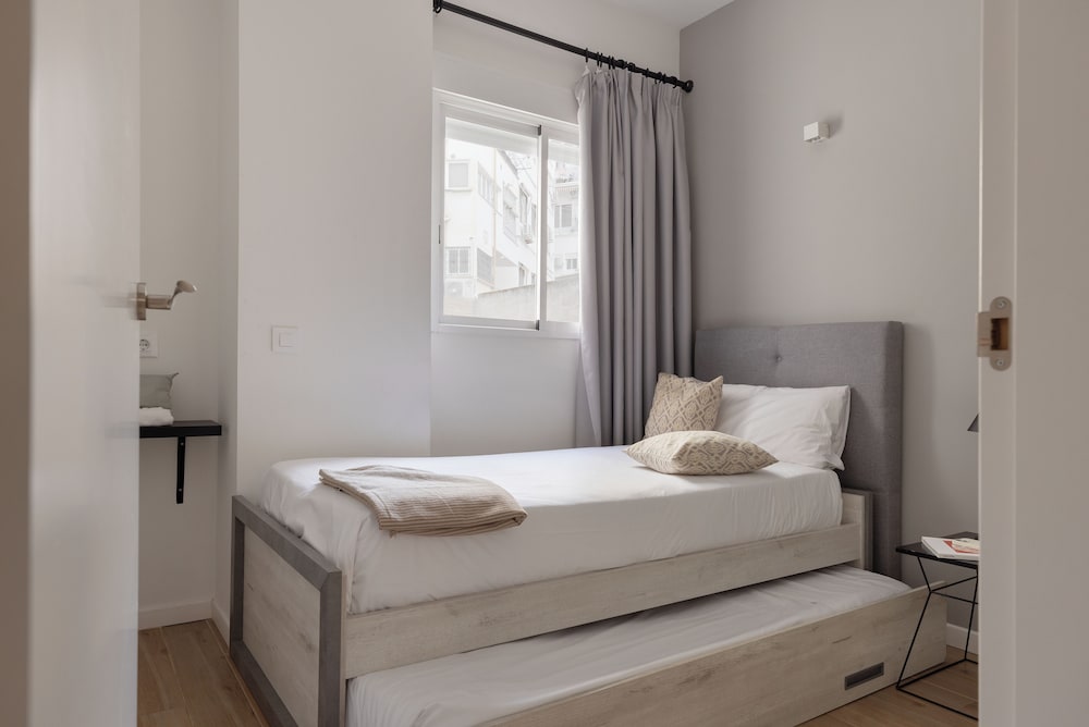 2 BEDROOMS, APARTMENT, TERRACE