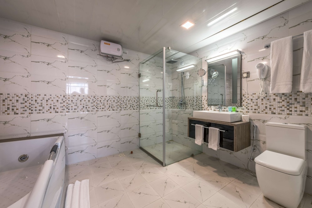 Golden Tulip Dar City Center 76/77