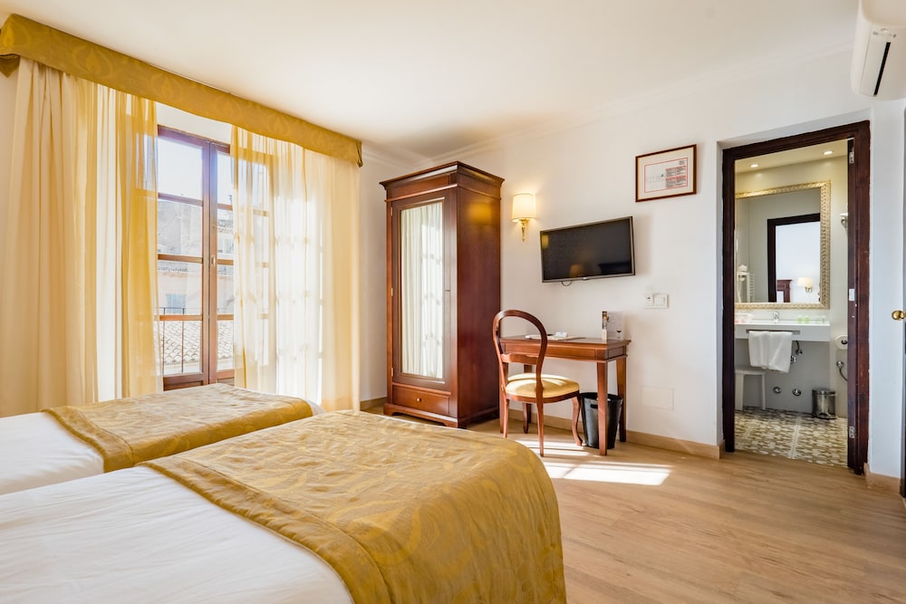 Hotel Born 16/49