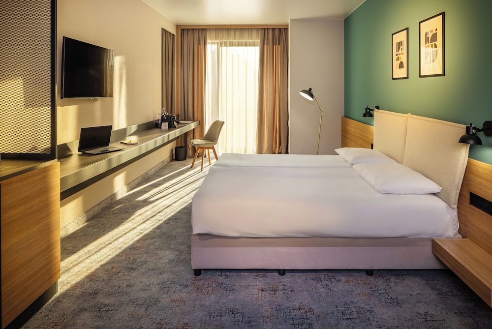 B1 Downtown Hotel 35/54