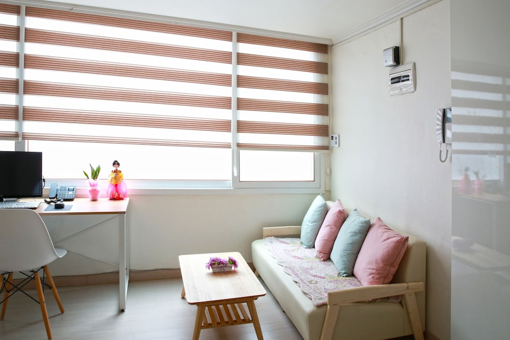 Wow Hills Guest House 29/50