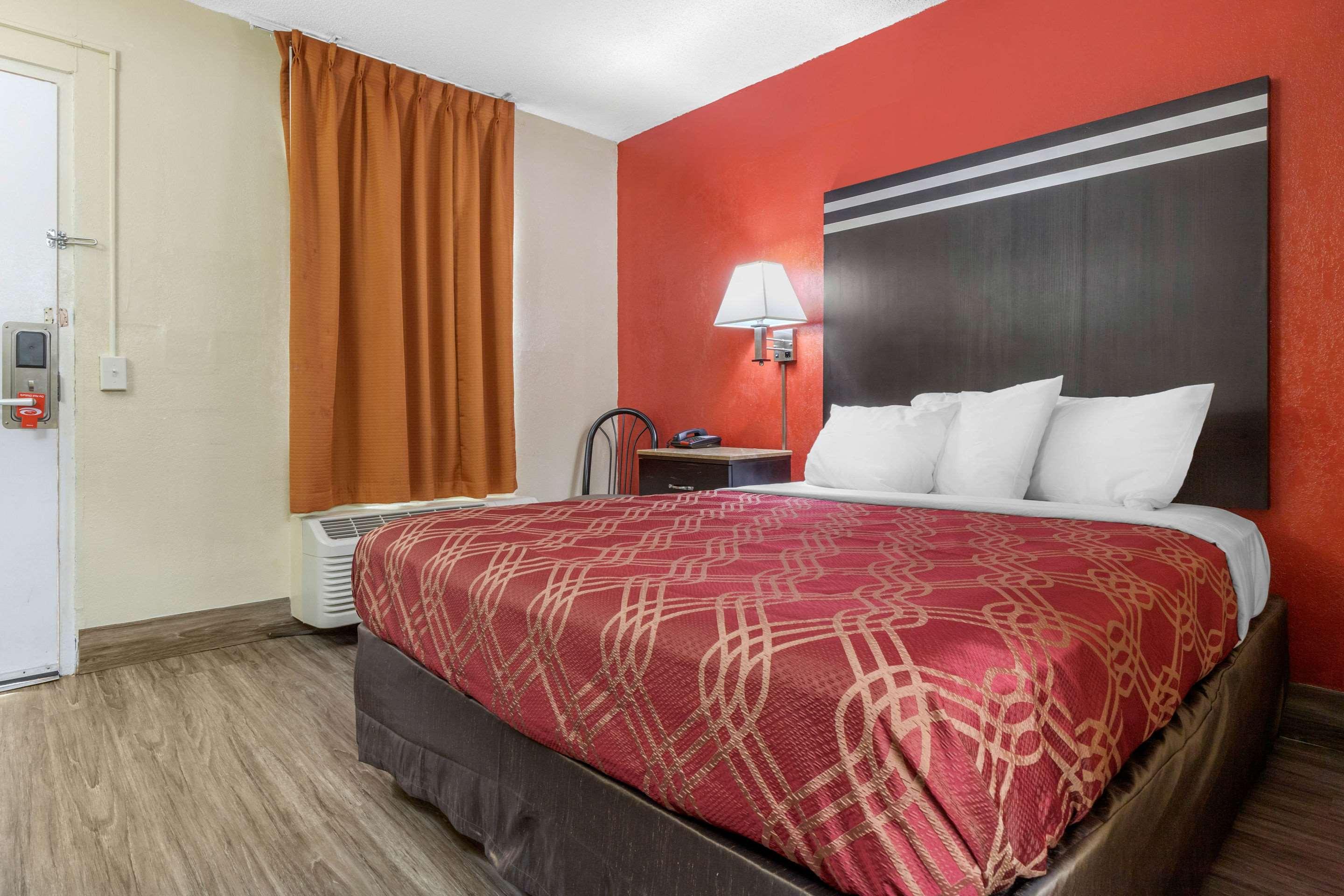 ROOM, DOUBLE BED, SMOKING