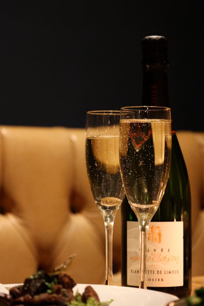 The Porterhouse Grill & Rooms 11/50