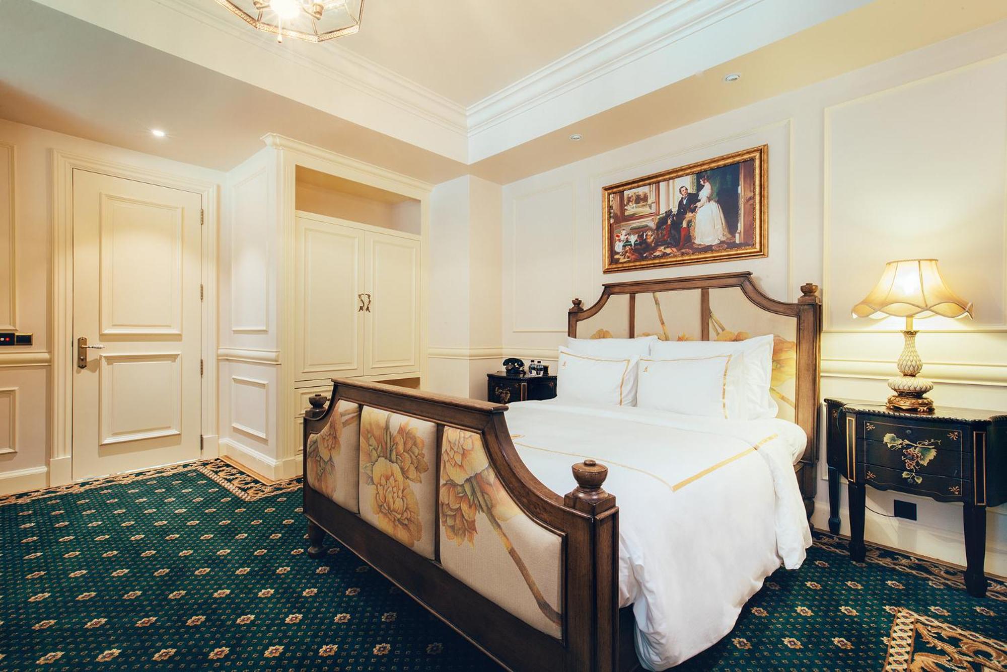 Imperial, Heritage, Suite
