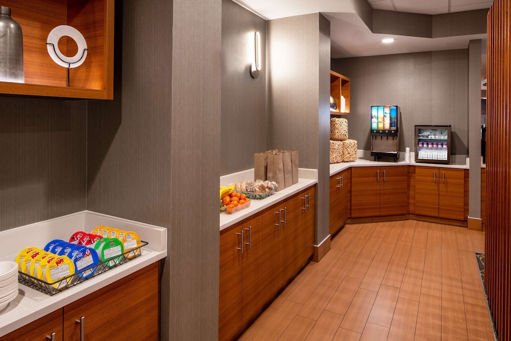 Sonesta Select Nashville Airport Suites 6/33