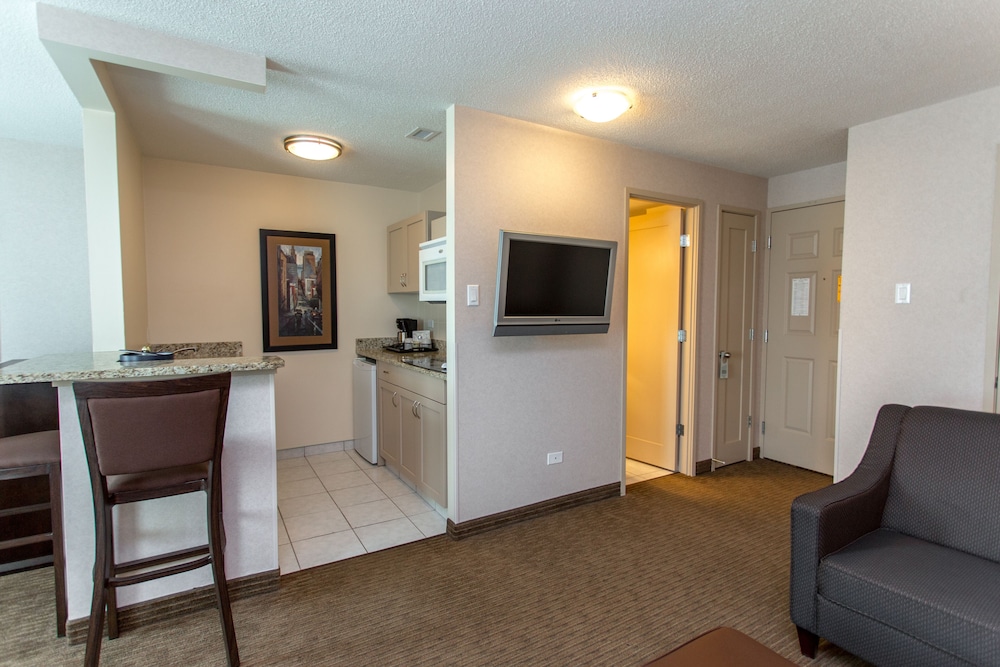 Campus Tower Suite Hotel 41/67