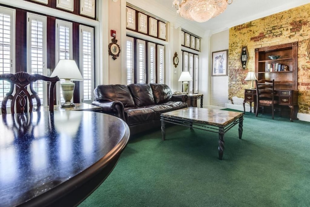 Plaza Suites Downtown New Orleans 28/50