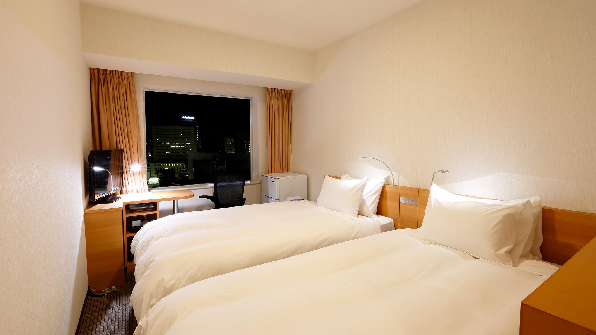 Casual, Twin Beds, Main Building