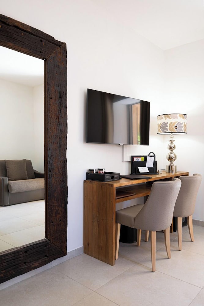 Hotel La Garbine 37/50