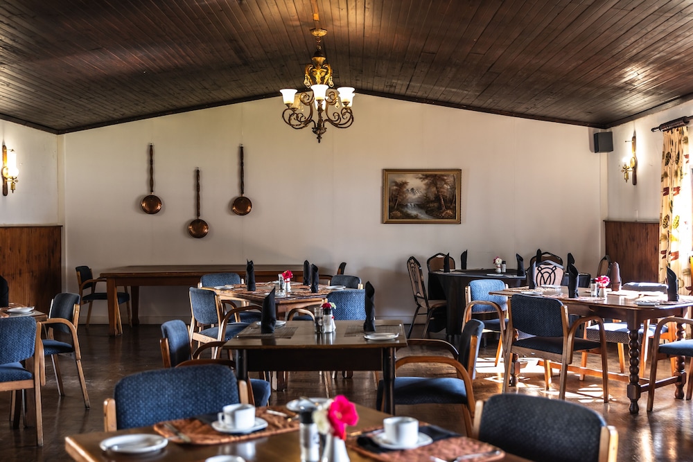 PREMIER HOTEL HIMEVILLE ARMS 33/50