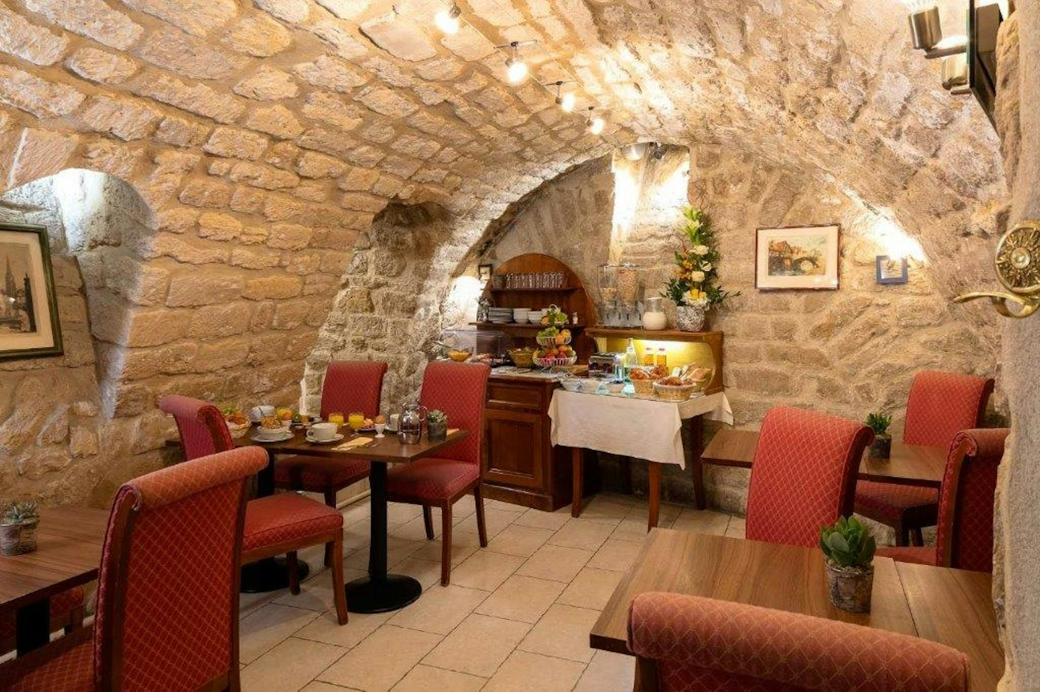 Hotel Delavigne 52/64