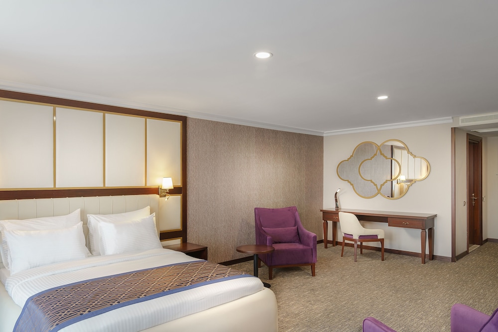 PREMIUM, DOUBLE BED, LAND VIEW