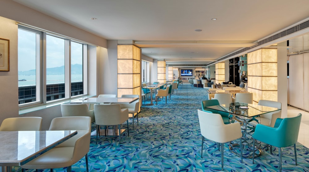 Regal Airport Hotel 52/67