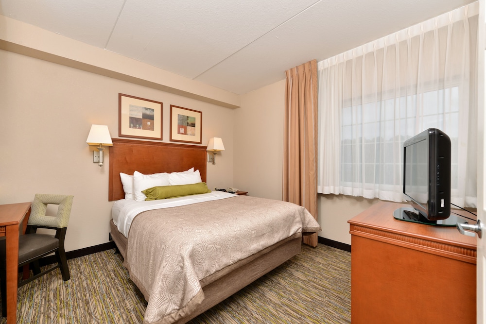 CANDLEWOOD SUITES BLUFFTON - HILTON HEAD 12/73